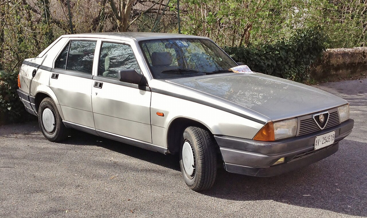 Alfa Romeo 75