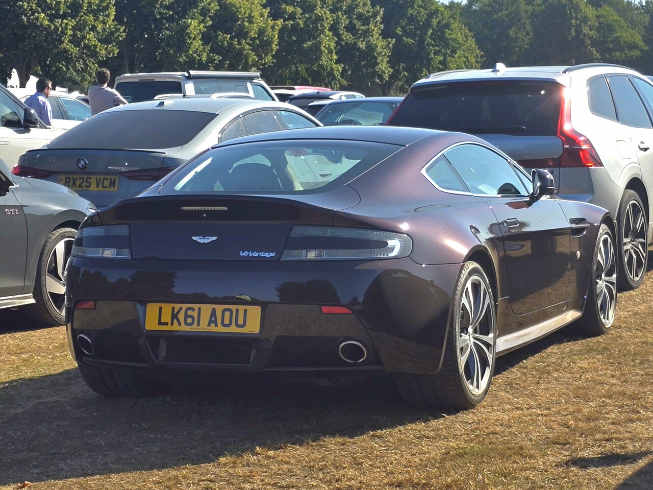 Aston Martin V12 Vantage