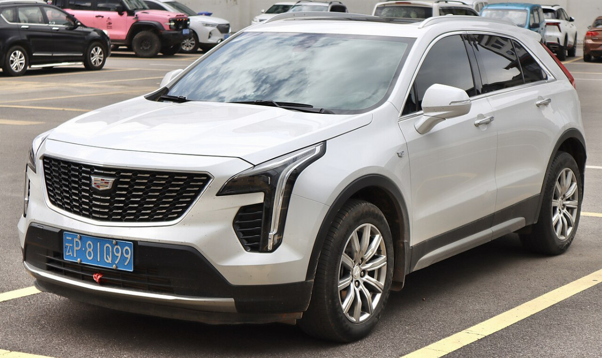 Кадиллак XT4