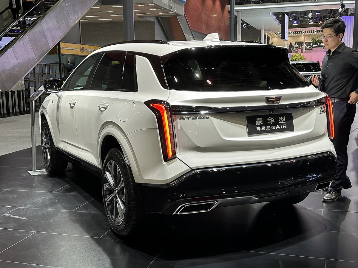 Кадиллак XT5