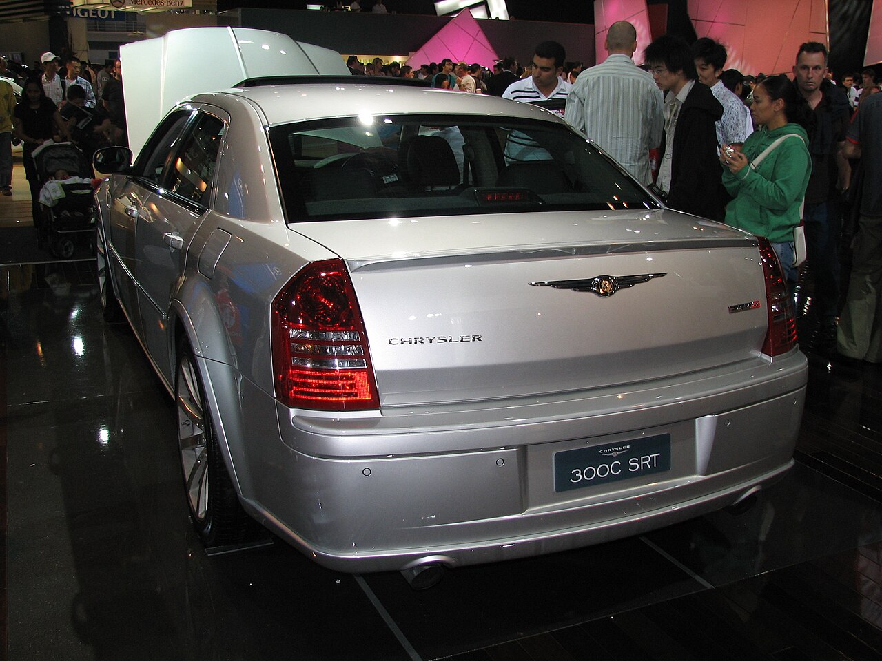 Крайслер 300C SRT-8