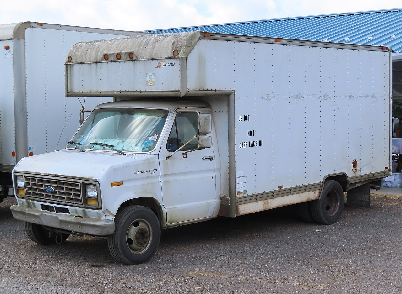 Ford E-350 Econoline