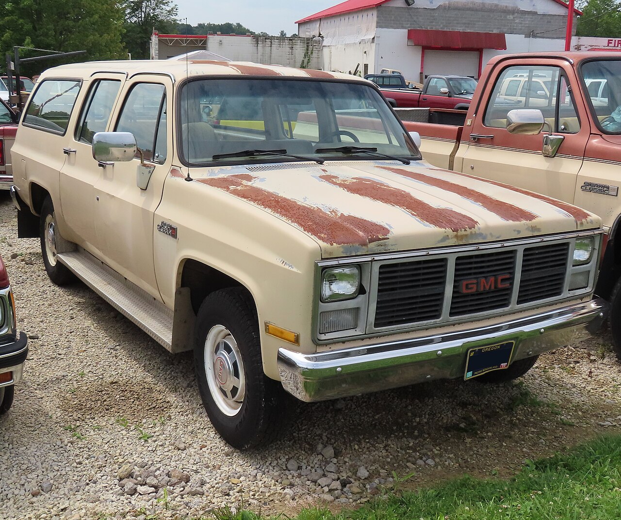 GMC Suburban 2500