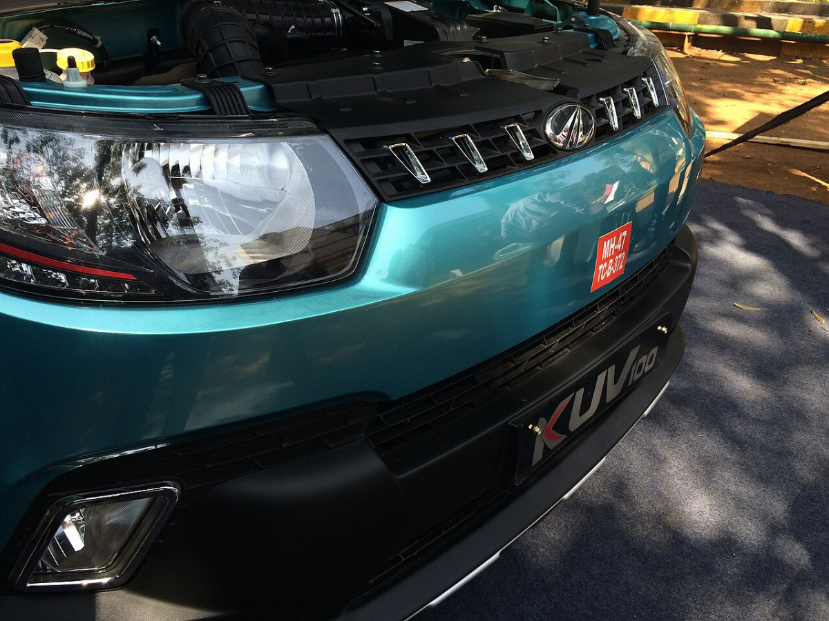 Mahindra KUV100