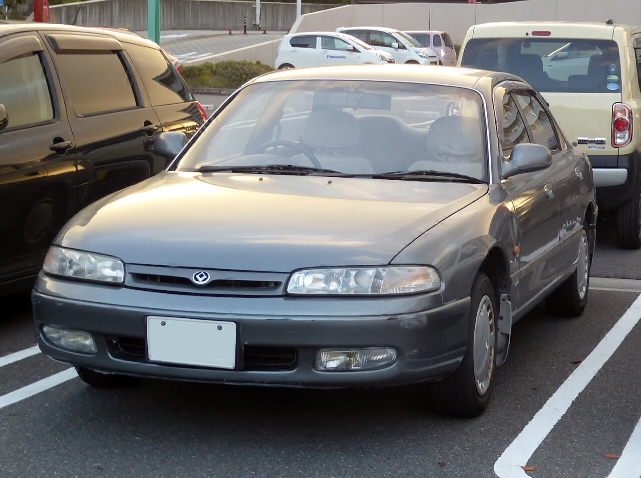 Mazda Cronos