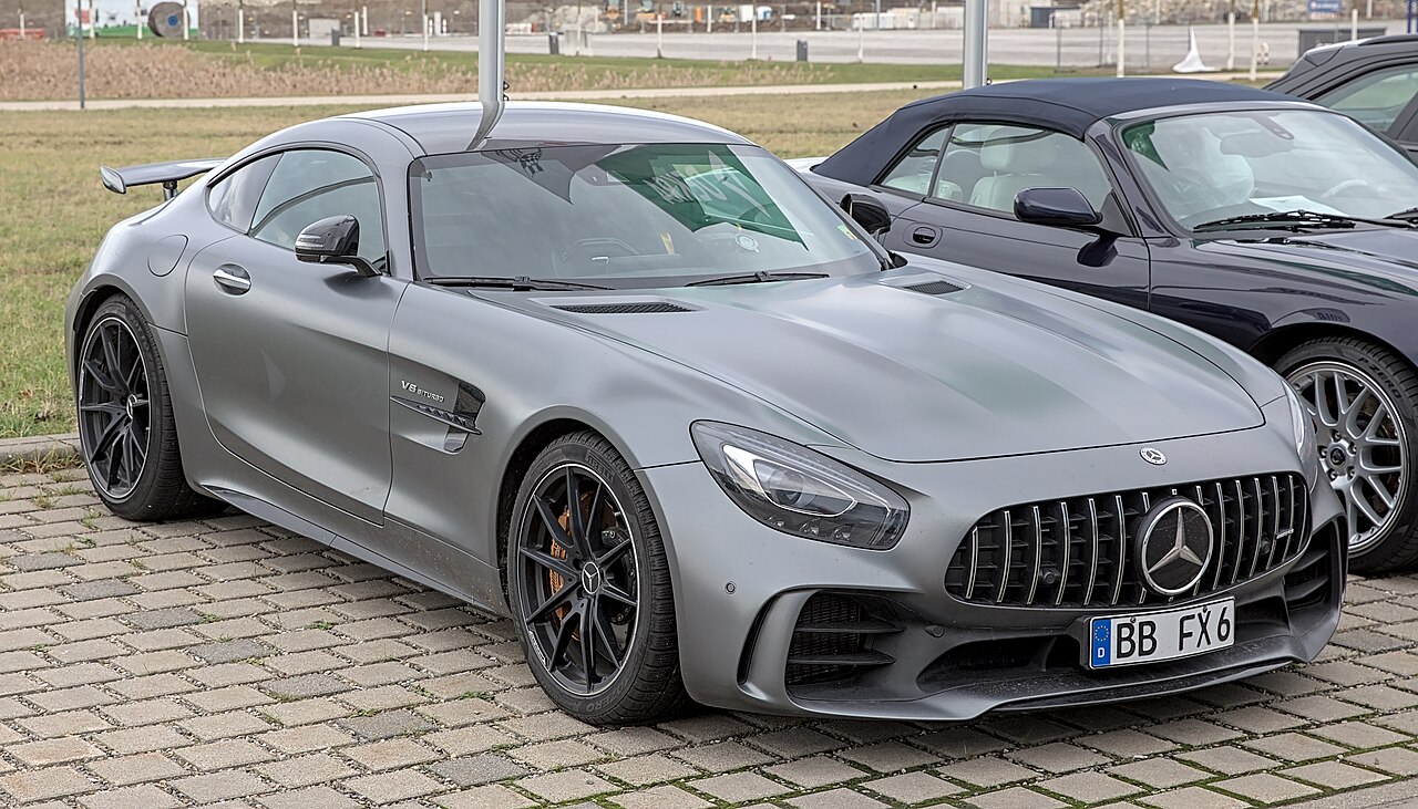 Мерседес AMG GT 4