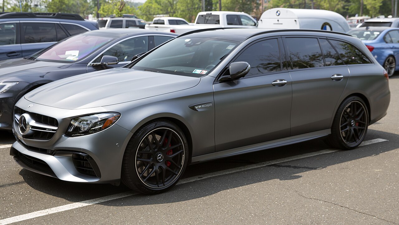 Мерседес E-Class AMG