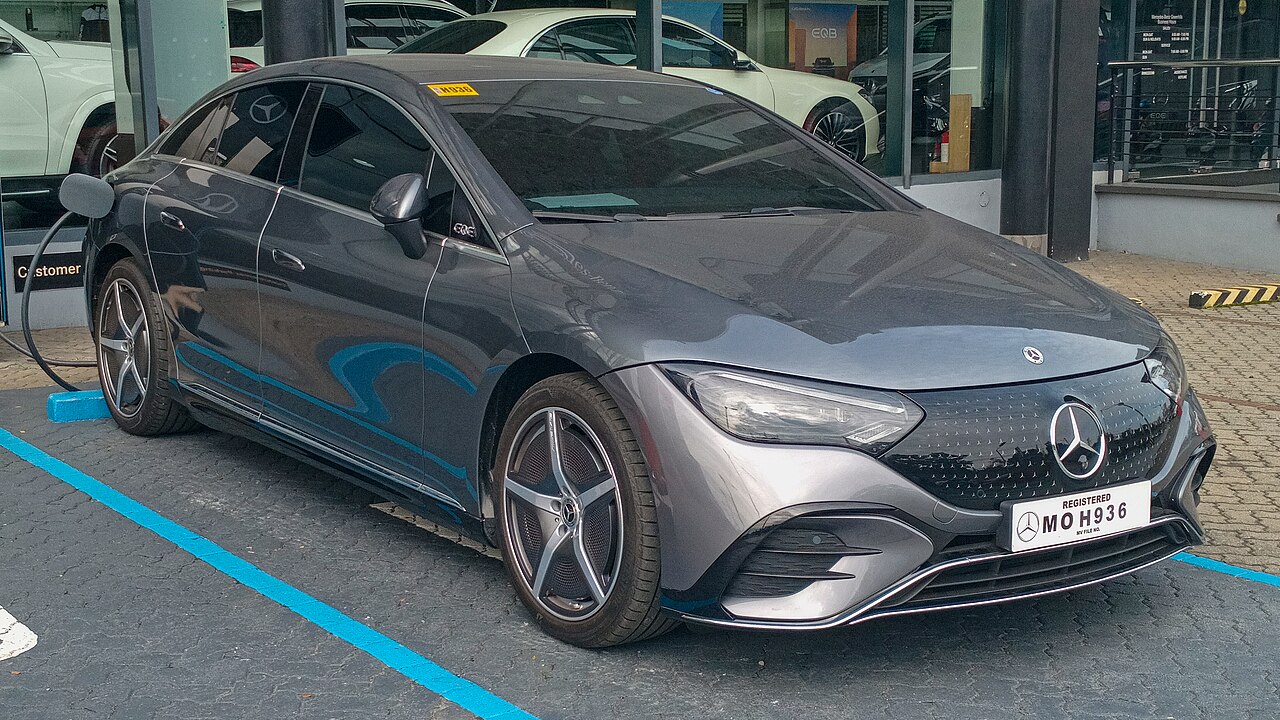 Мерседес EQE AMG