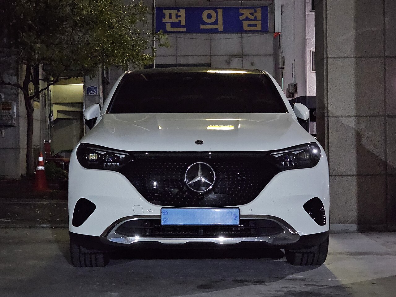 Мерседес EQE SUV