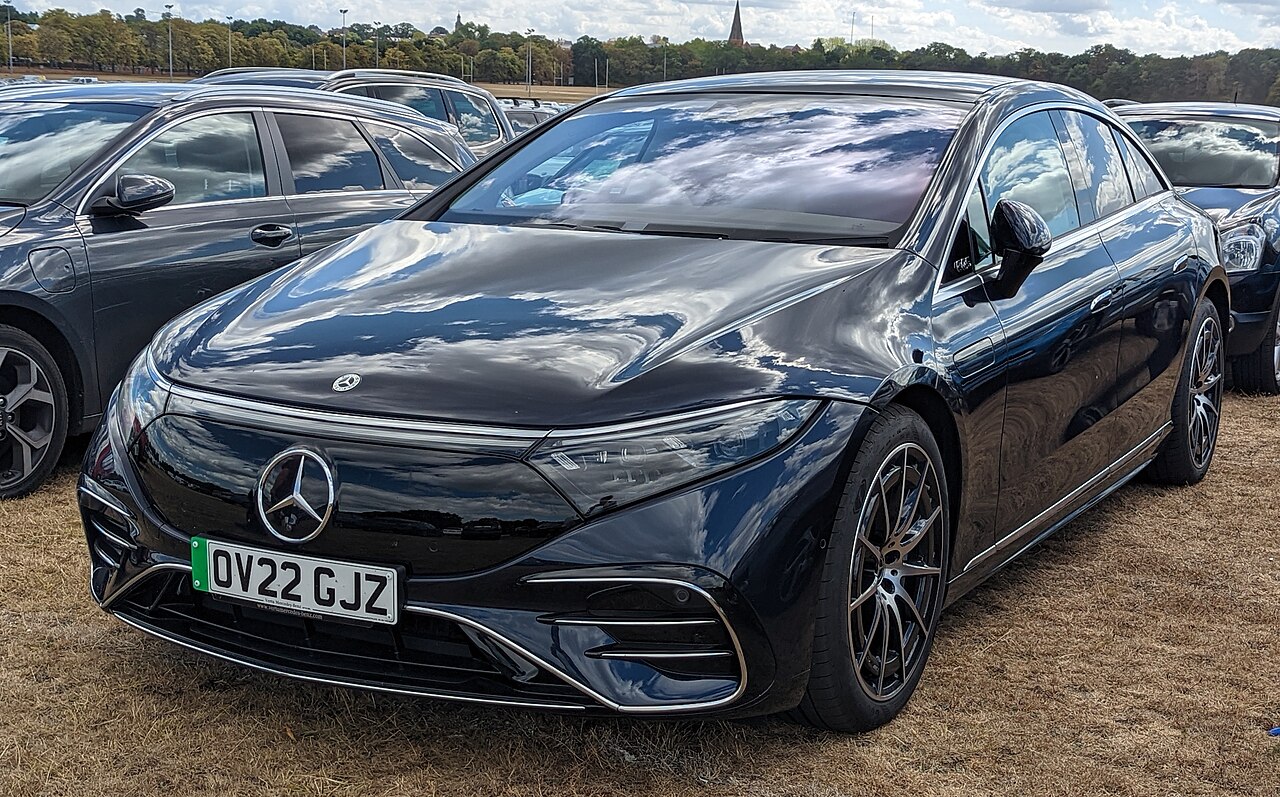 Мерседес EQS AMG