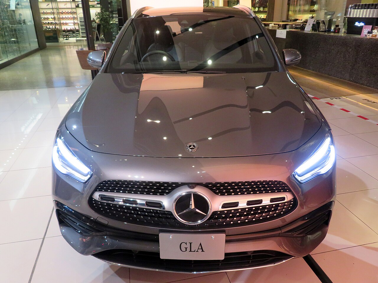 Мерседес GLA-Class