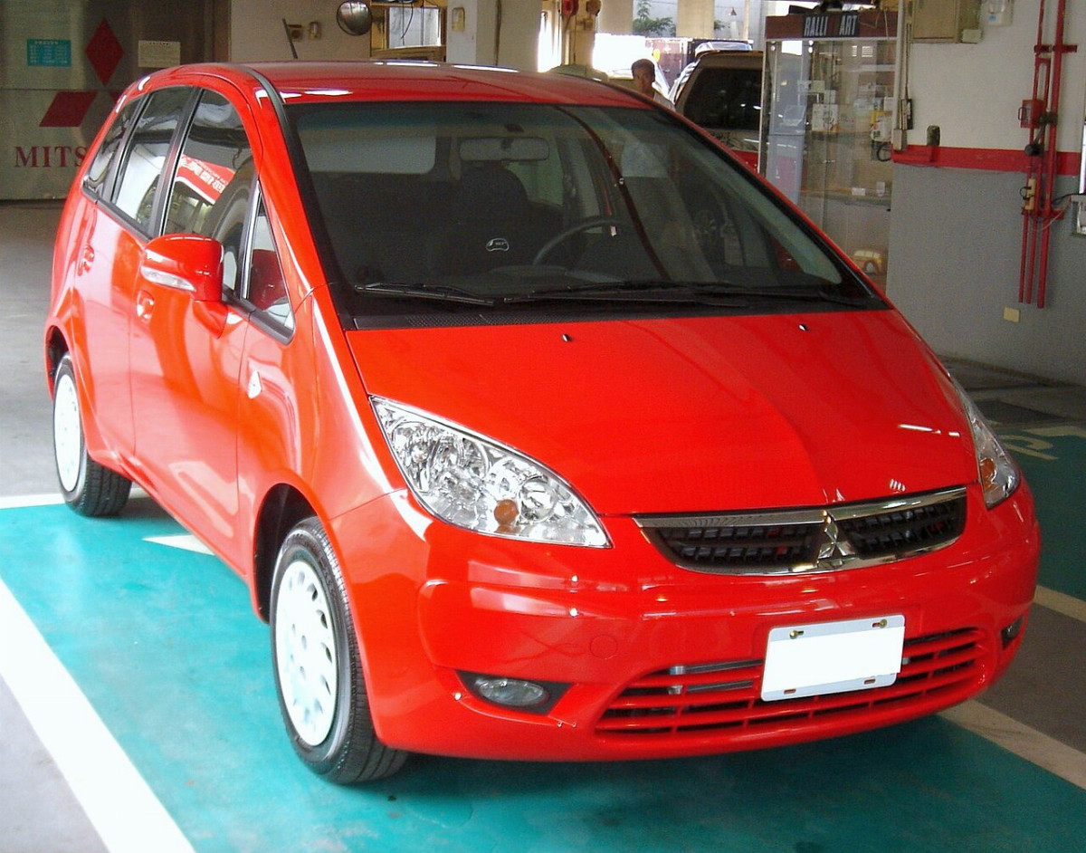 Мицубиси Colt Plus