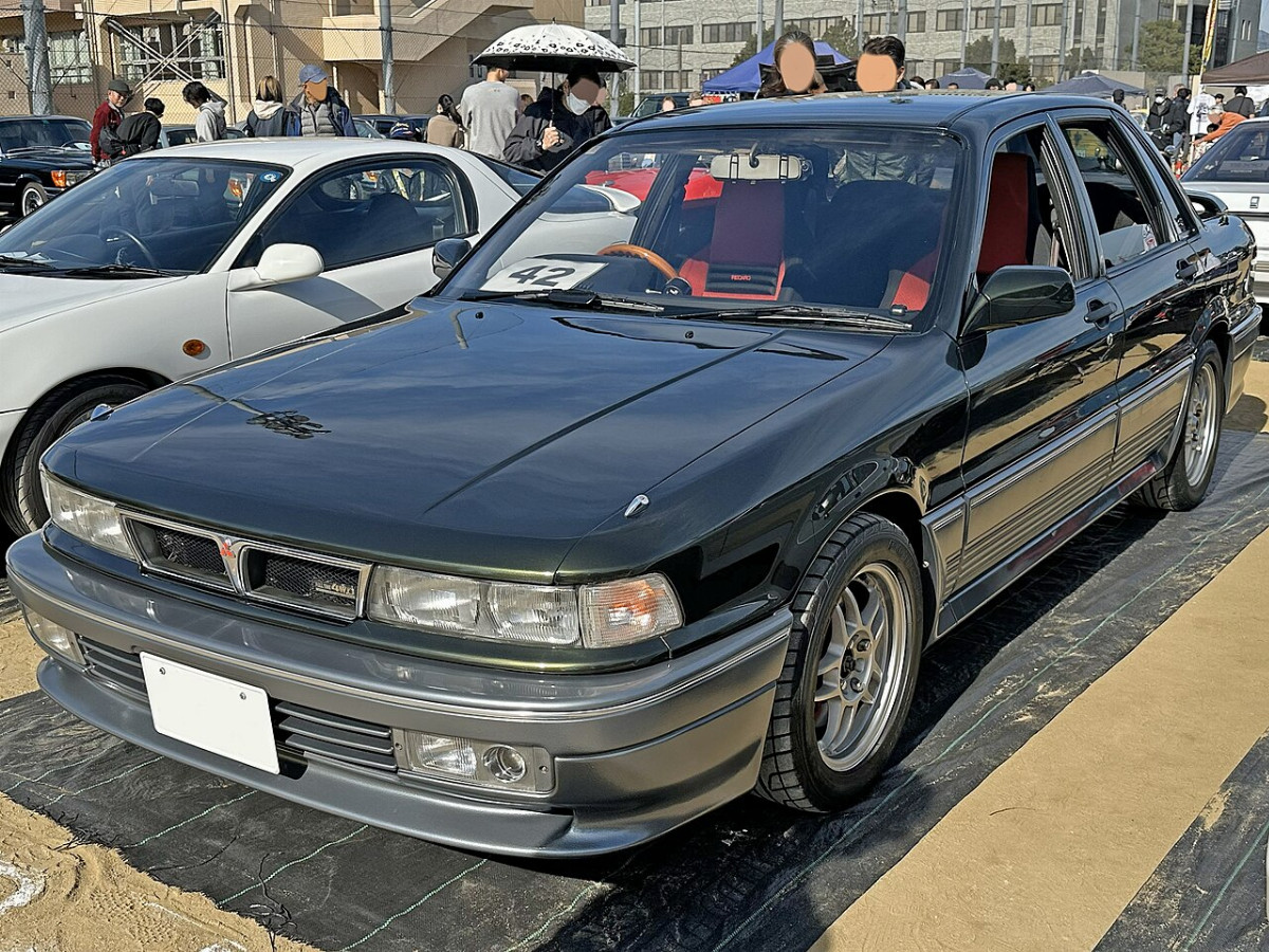 Мицубиси Galant