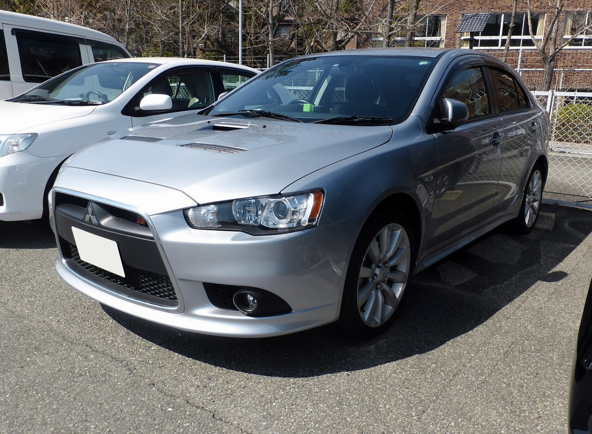 Мицубиси Galant Fortis Sportback