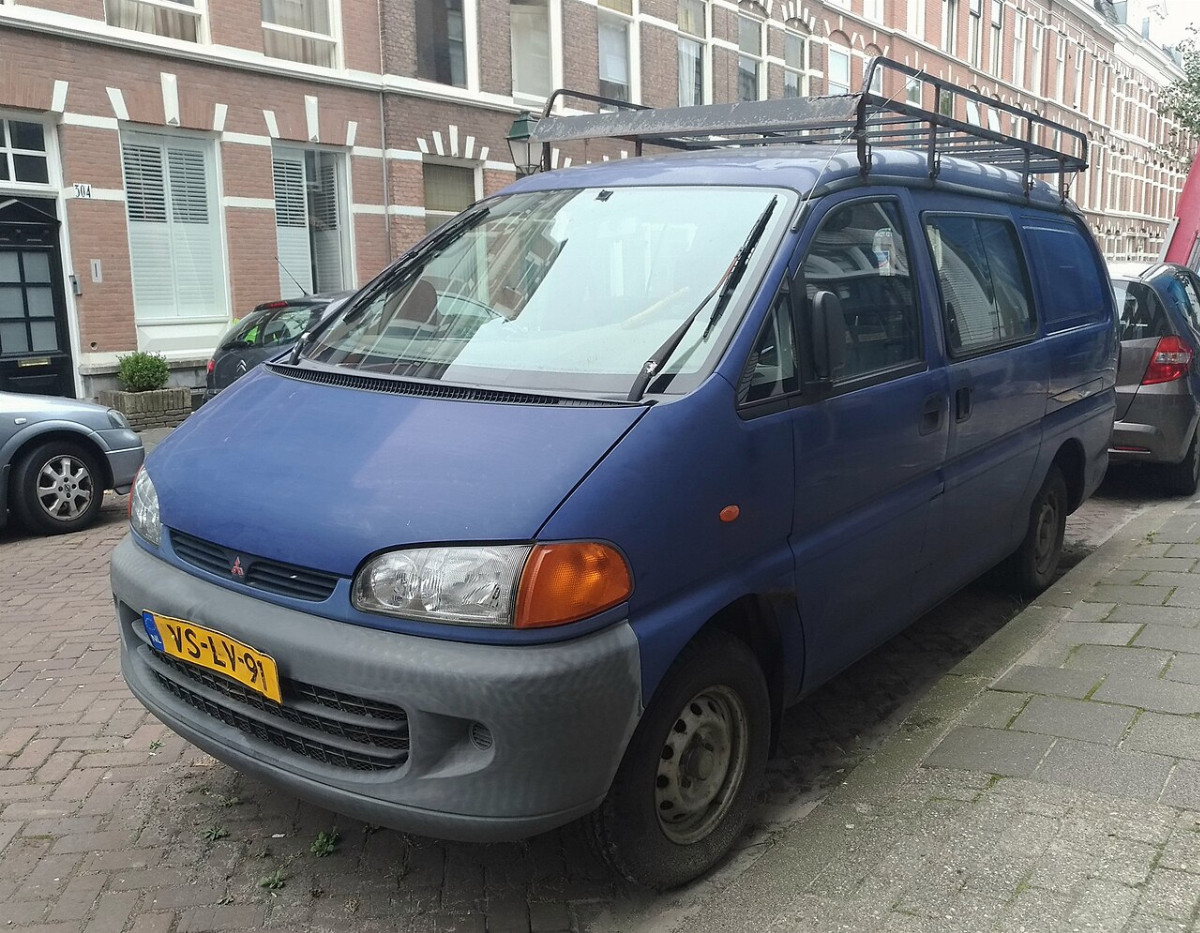 Мицубиси L400