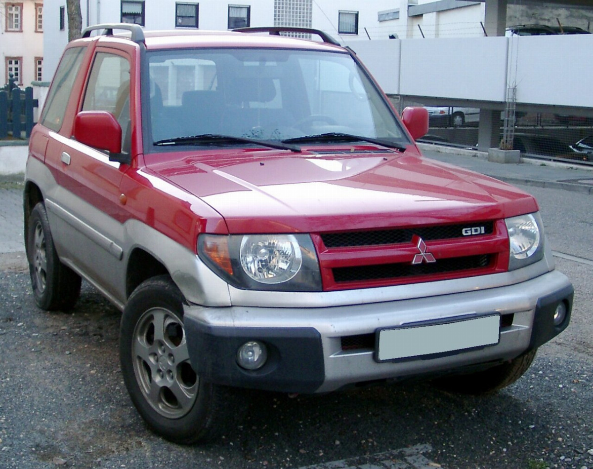 Мицубиси Pajero iO