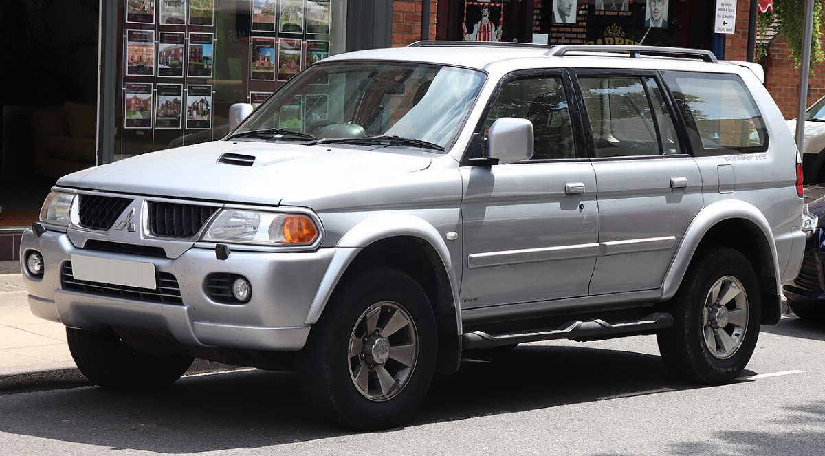 Мицубиси Shogun Sport