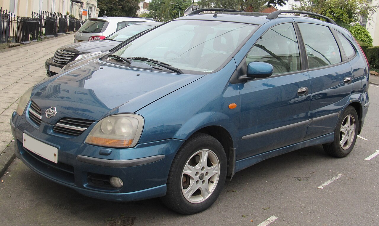 Ниссан Almera Tino
