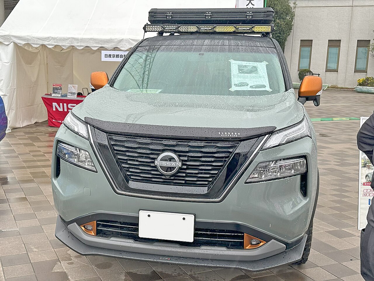 Ниссан Elgrand