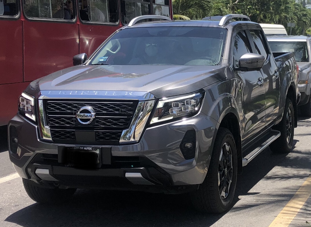 Ниссан NP300 Navara