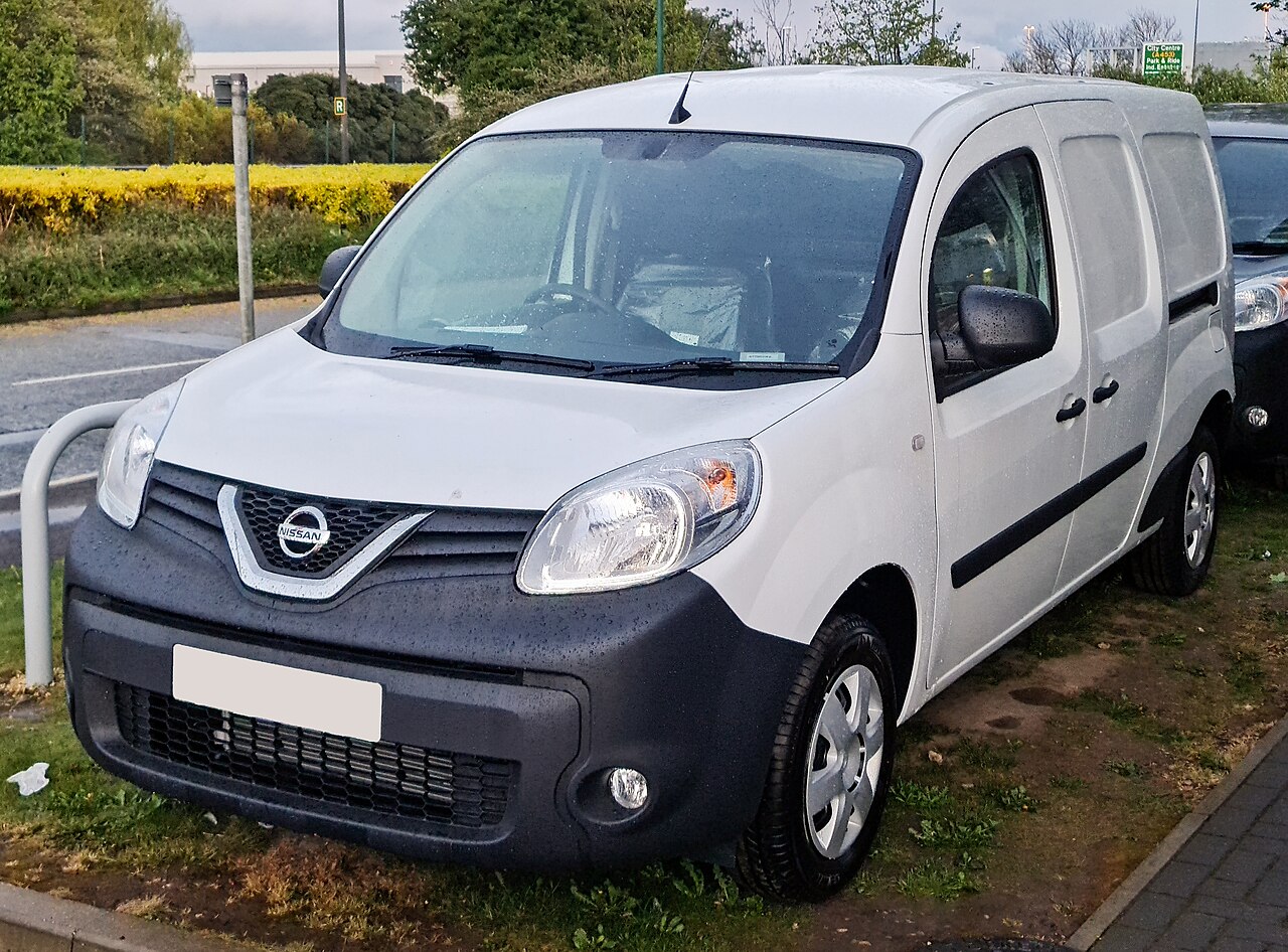 Ниссан NV250