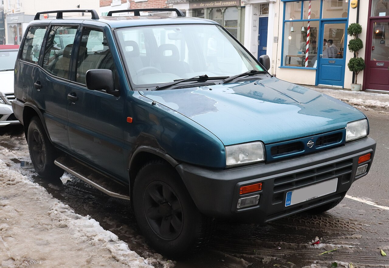 Ниссан Terrano 2