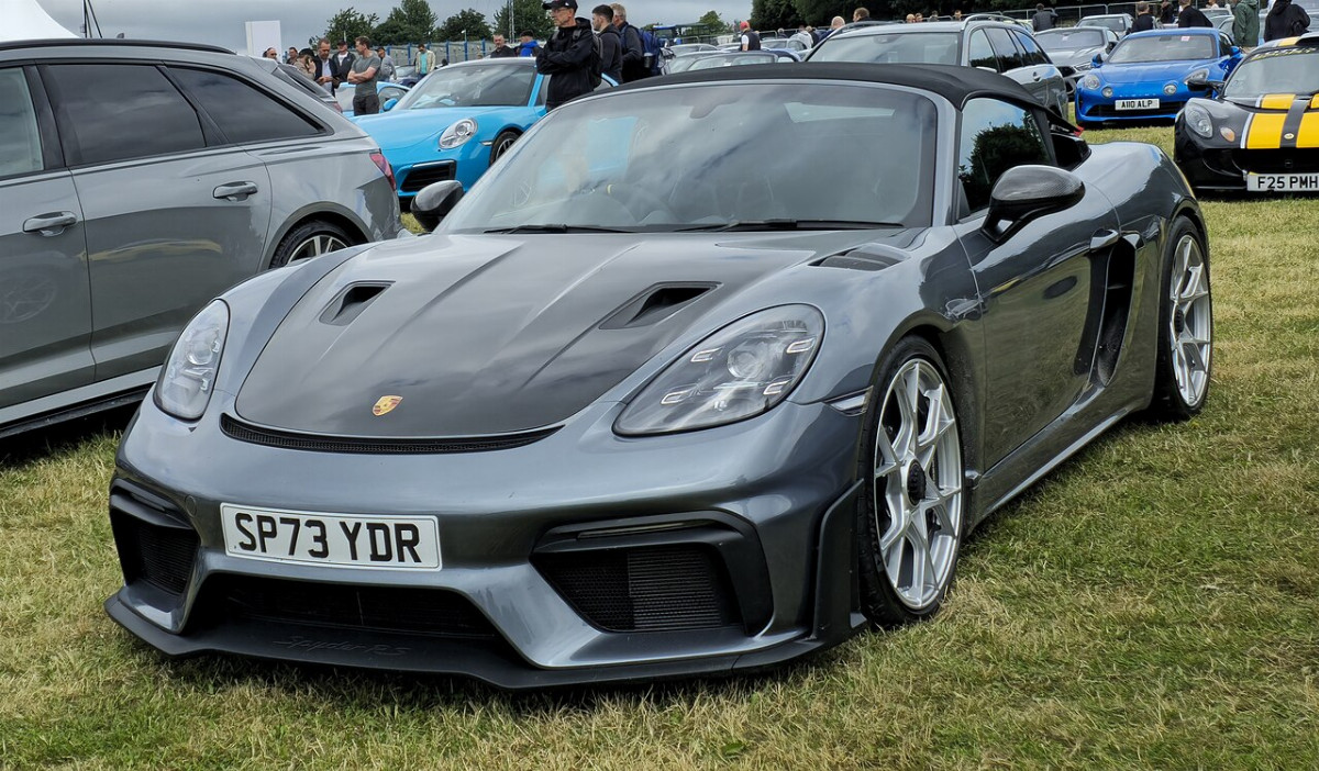 Порше 718