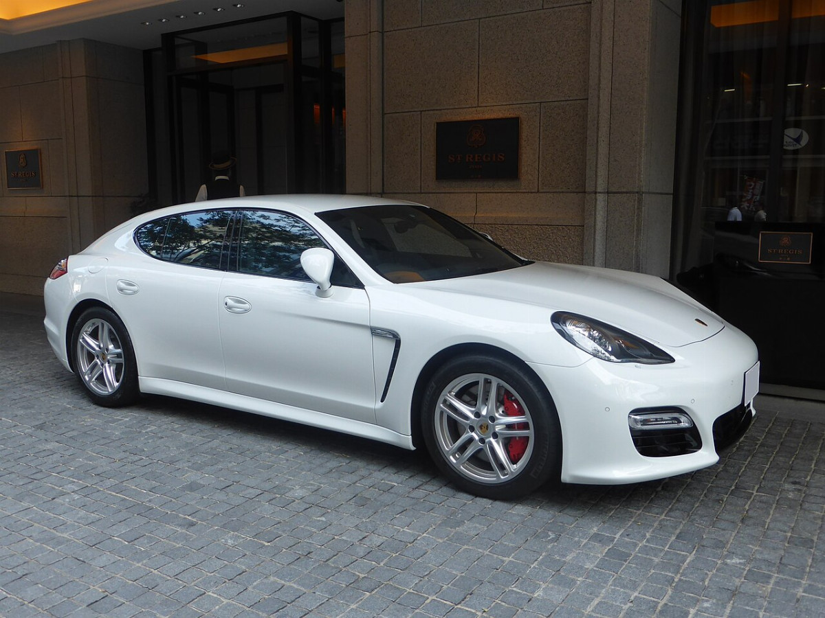 Порше Panamera