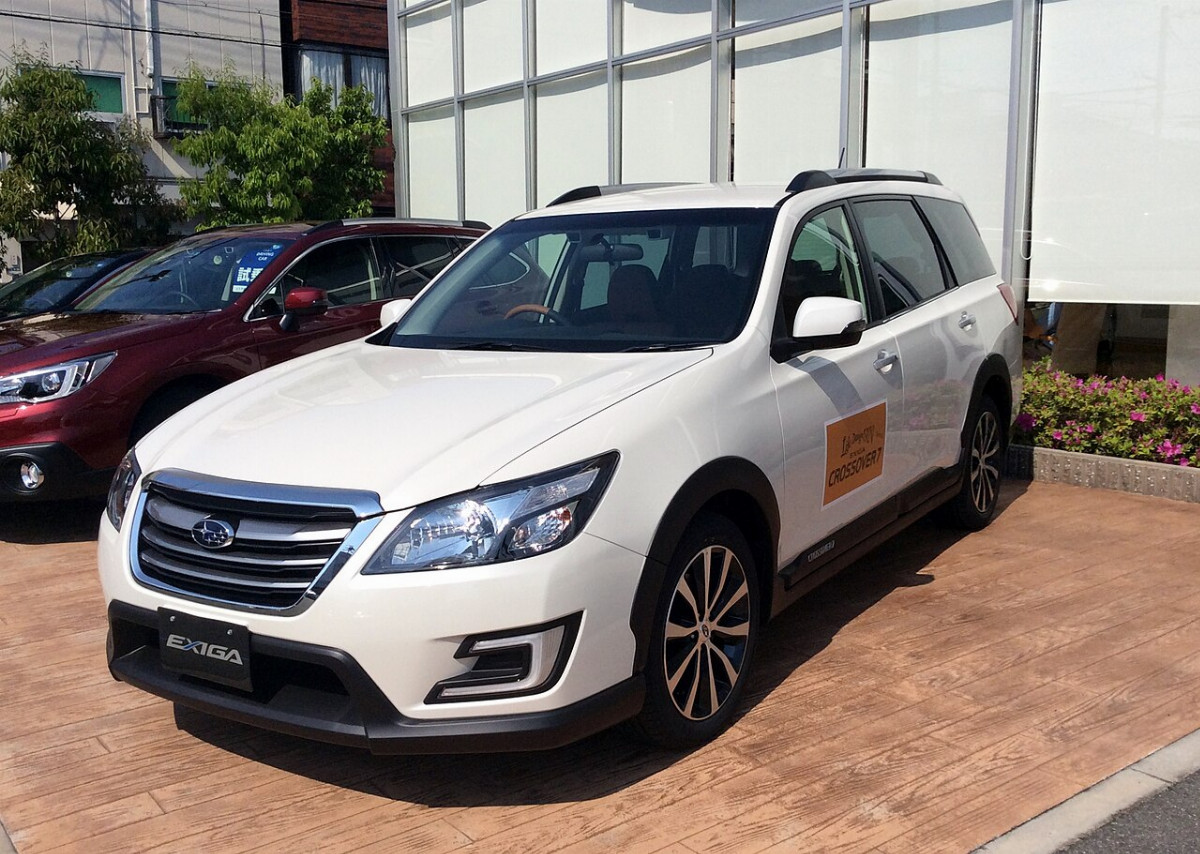 Subaru Exiga Crossover 7