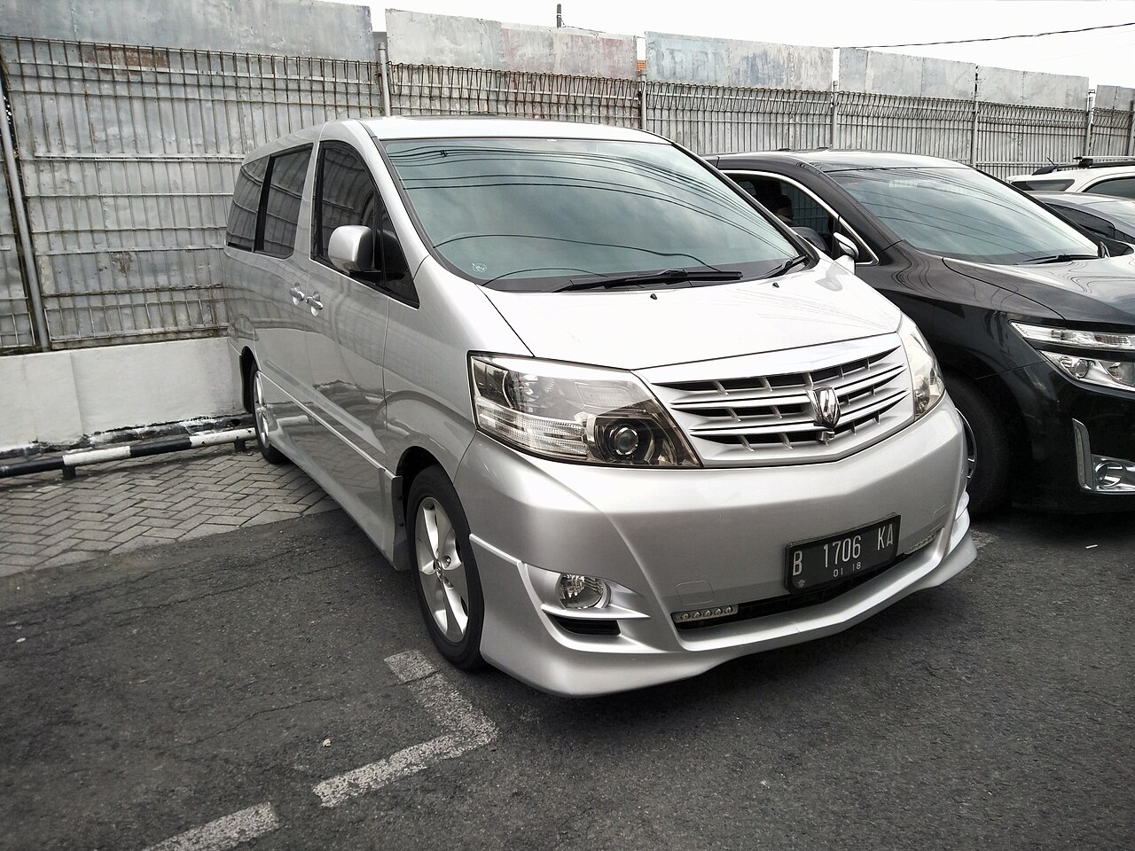Toyota Альфард