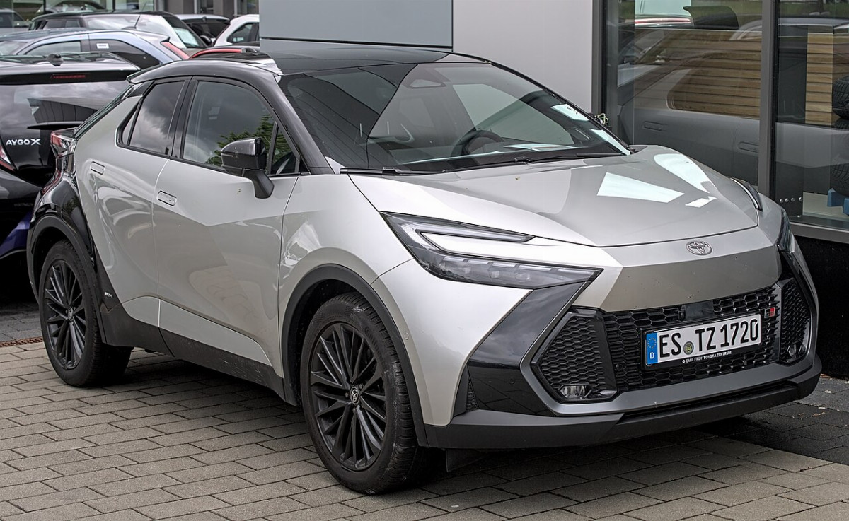 Toyota C-HR+