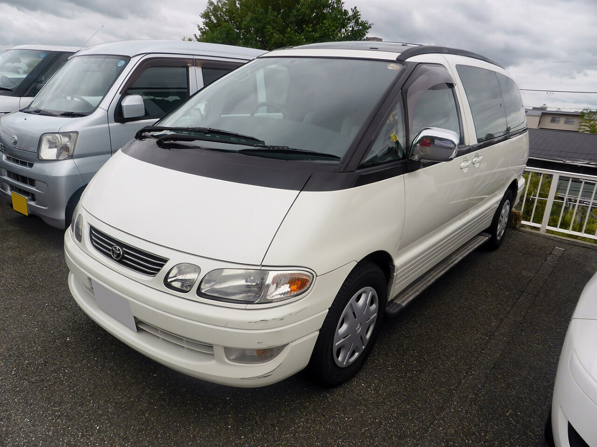 Toyota Estima Emina