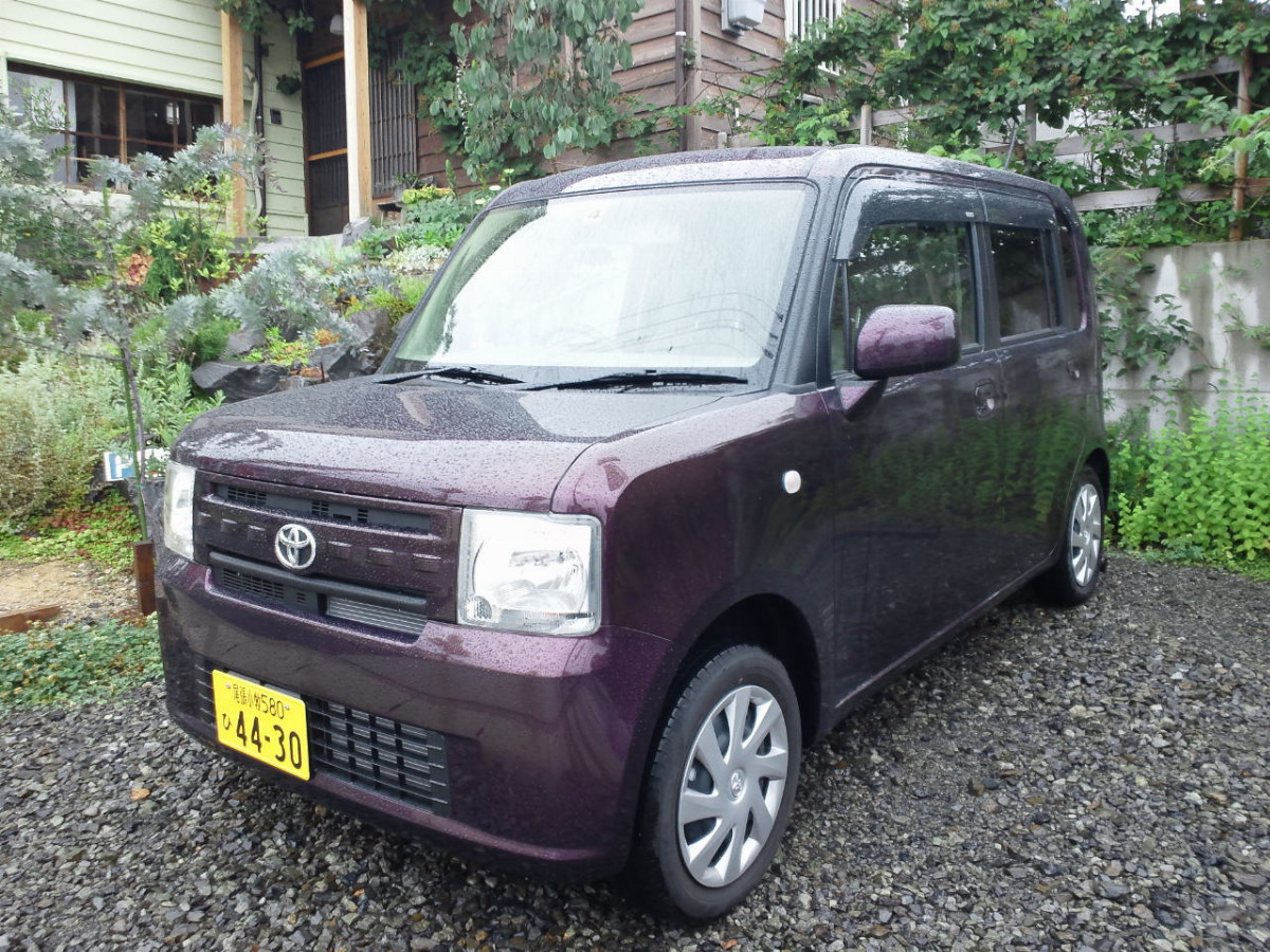 Toyota Pixis Space