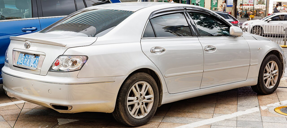 Toyota Reiz
