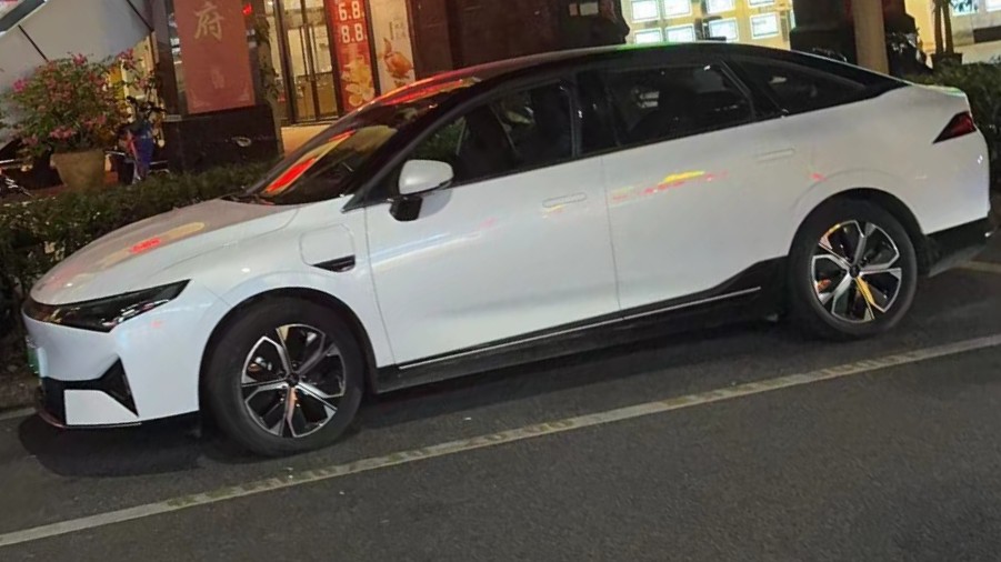 XPeng P5